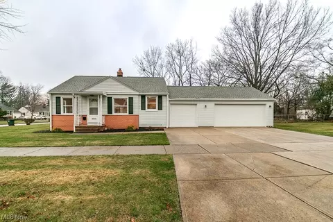 1654 Overbrook Rd, Lyndhurst, OH 44124