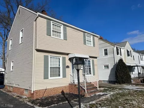 13623 Thraves Rd, Garfield Heights, OH 44125