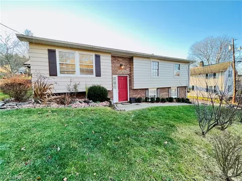 548 Utah Ln, Chester, WV 26034