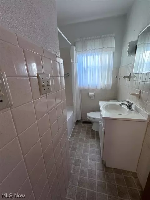908 41st St, Vienna, WV 26105 photo 14