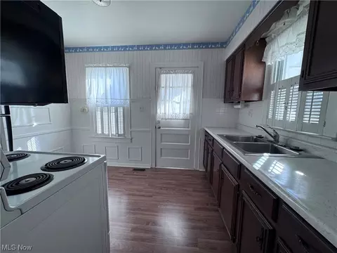 908 41st St, Vienna, WV 26105 photo 7