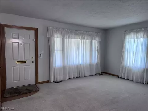 908 41st St, Vienna, WV 26105 photo 6