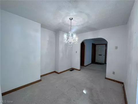 908 41st St, Vienna, WV 26105 photo 21