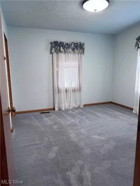 908 41st St, Vienna, WV 26105 photo 11