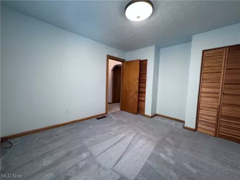 908 41st St, Vienna, WV 26105 photo 10