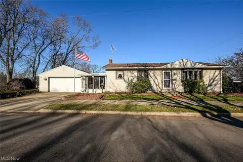 2001 Daniels Ave, Akron, OH 44312