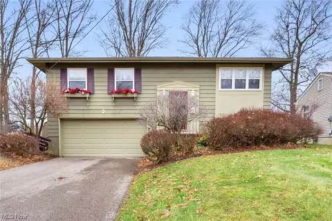 4686 Burkey Rd, Youngstown, OH 44515