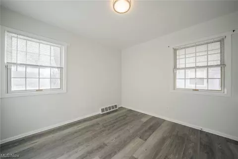 523 Eastern Heights Blvd, Elyria, OH 44035 photo 14