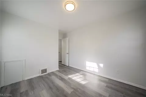 523 Eastern Heights Blvd, Elyria, OH 44035 photo 18