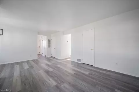 523 Eastern Heights Blvd, Elyria, OH 44035 photo 11
