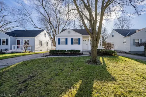 523 Eastern Heights Blvd, Elyria, OH 44035