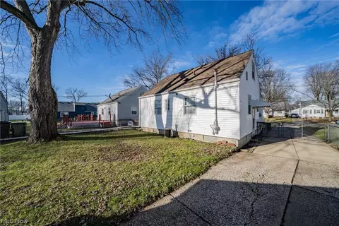 523 Eastern Heights Blvd, Elyria, OH 44035 photo 26
