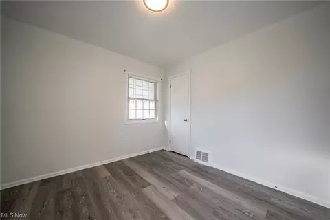523 Eastern Heights Blvd, Elyria, OH 44035 photo 15