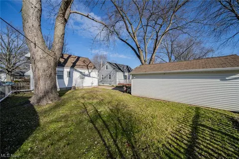 523 Eastern Heights Blvd, Elyria, OH 44035 photo 28