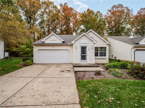 9087 Fern Cv E, Olmsted Falls, OH 44138