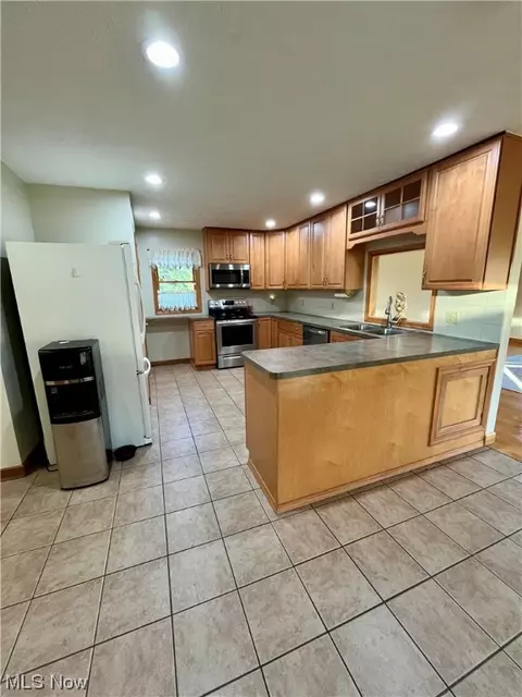 3477 E Middletown, New Springfield, OH 44443 photo 4