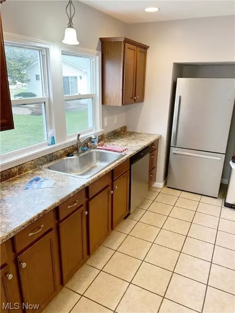 212 Silvern St, Huron, OH 44839 photo 9