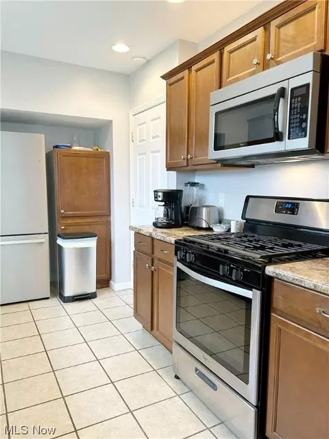212 Silvern St, Huron, OH 44839 photo 7