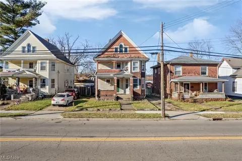 741 1st St NE, Massillon, OH 44646