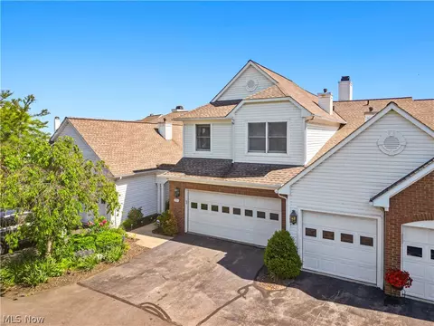 3757 E Lk, Sheffield Lake, OH 44054