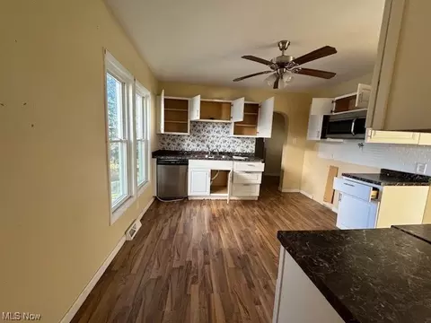 476 Sharp, Salem, OH 44460 photo 5