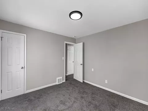 835 E 216th St, Euclid, OH 44119 photo 11