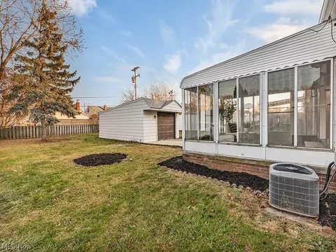 835 E 216th St, Euclid, OH 44119 photo 24