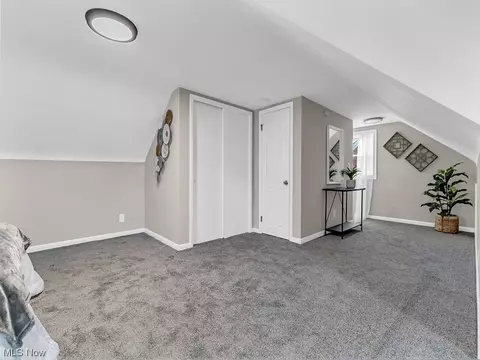 835 E 216th St, Euclid, OH 44119 photo 17