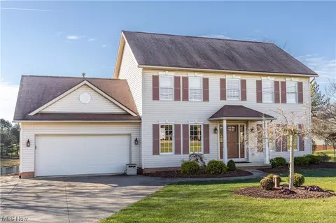 3832 Smith Kramer NE, Hartville, OH 44632