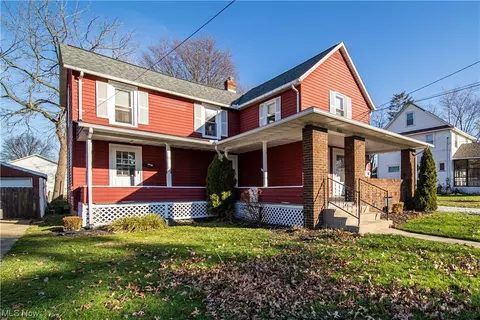 525 3rd St, Fairport Harbor, OH 44077