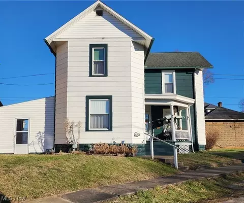 450 Pine, Coshocton, OH 43812