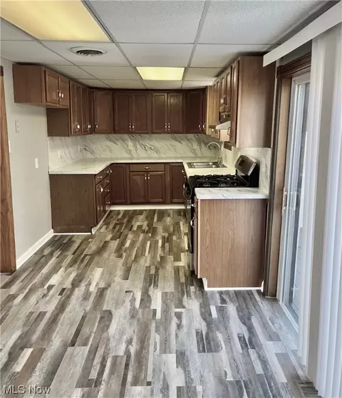 Kitchen - 116 Sheldon Dr, Akron, OH 44313 photo 2 of 4