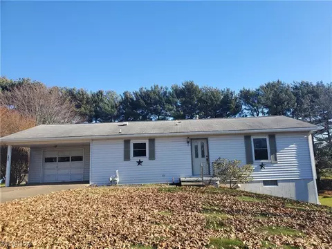403 Luzern St SW, Sugarcreek, OH 44681