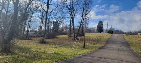 Spring Street, Beverly, OH 45715