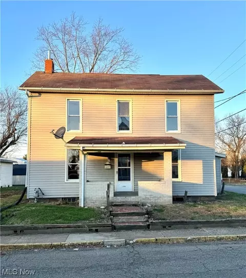 836 Locust, Coshocton, OH 43812