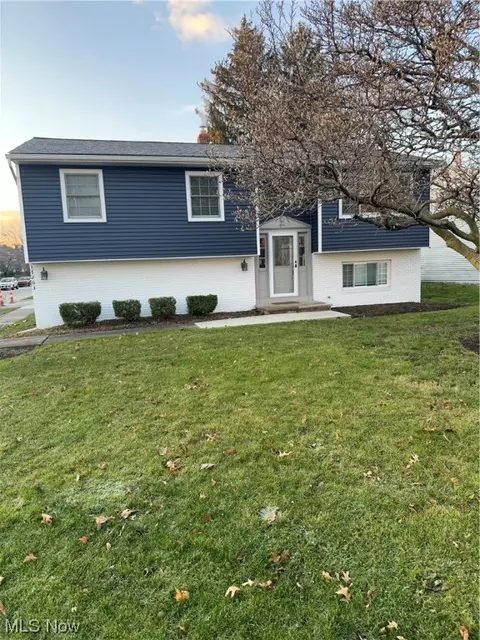 17203 Hilliard Blvd, Lakewood, OH 44107
