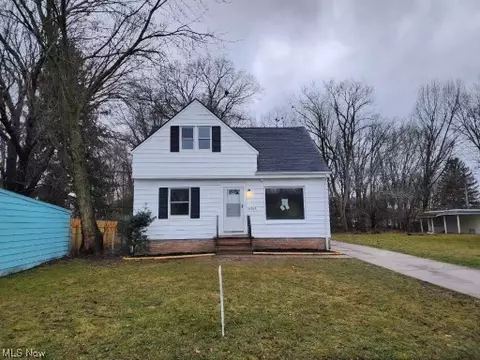 17824 Dalewood Ave, Maple Heights, OH 44137