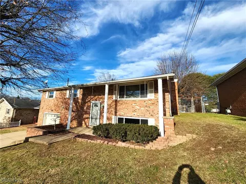 1203 23rd St, Vienna, WV 26105