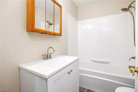 4100 Broadway, Lorain, OH 44052 photo 9