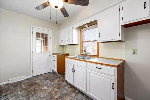 4100 Broadway, Lorain, OH 44052 photo 5