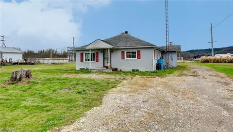 7834 Kilpatrick SE, Uhrichsville, OH 44683