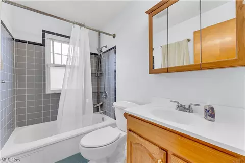 672 E 241st St, Euclid, OH 44123 photo 15