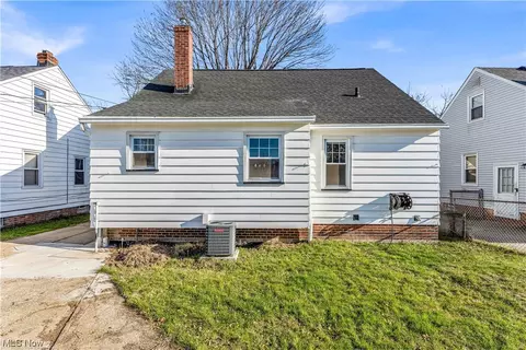 672 E 241st St, Euclid, OH 44123 photo 25