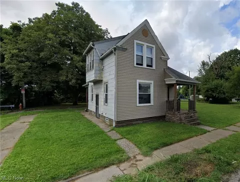 1803 Kenneth, Cleveland, OH 44109