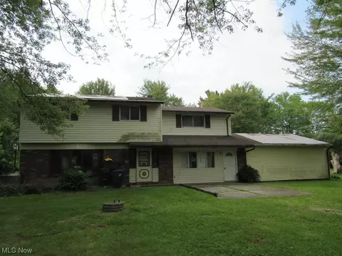 24133 Forestview Dr, Columbia Station, OH 44028