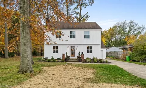 33197 Redwood Blvd, Avon Lake, OH 44012