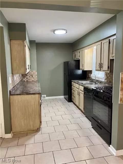 1405 40th St NW, Canton, OH 44709 photo 3