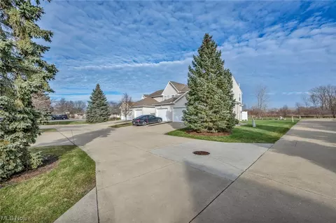112 Meander Ln, Elyria, OH 44035 photo 4