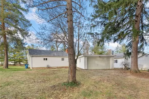 108 Park St, Wellington, OH 44090