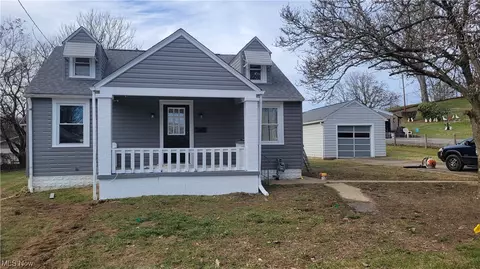 1091 S Luck Ave, Zanesville, OH 43701